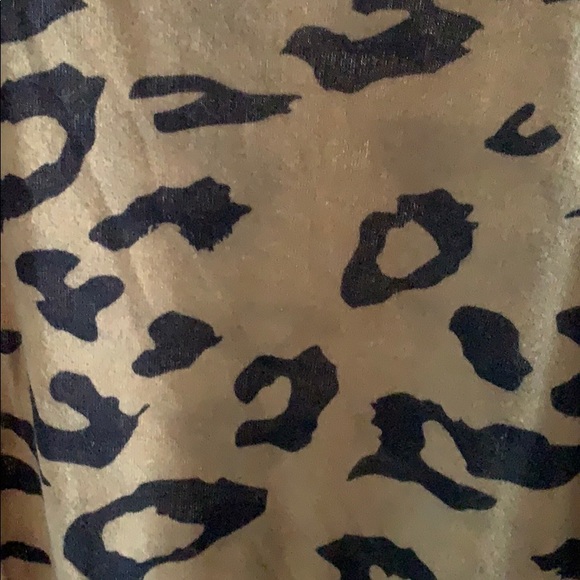 Leopard Sweater - Picture 3 of 4